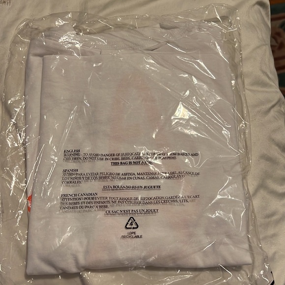 VeeFriends Carrots Collab T Shirt Size Large - Picture 2 of 2